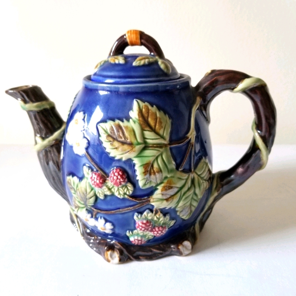 1991 Nouveau Majolica Teapot